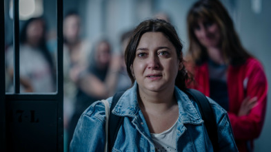 Imagen de Barrio Esperanza (T1): Ep.3 Familia hay más que una - 11