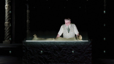 Imagen de Strangest Things: Esqueleto fantasmal, cámara espía, el rodillo de Shakespeare - 4