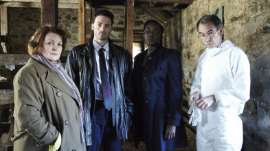 Imagen de Vera (T1): Ep.1 Profundidades ocultas - 3