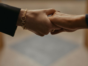 Imagen de Reza, obedece,... (T1): Ep.4 La mano de dios - 3