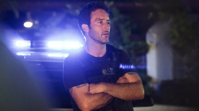 Imagen de Hawai 5.0 (T10): Ep.15 He waha kou o ka he'e (La tuya es la boca de un pulpo) - 3