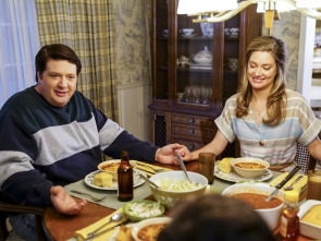 El joven Sheldon (T1): Ep.14 Ensalada de patata, una escoba y el whisky de papá