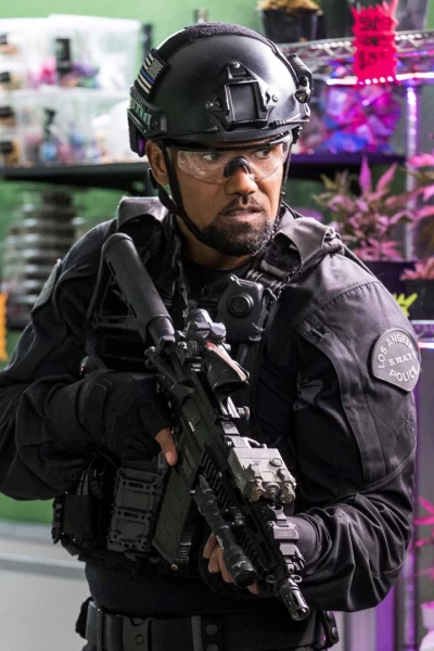 S.W.A.T.: Los Hombres de Harrelson. T(T1). S.W.A.T.: Los... (T1): Ep.9 Ángulos muertos