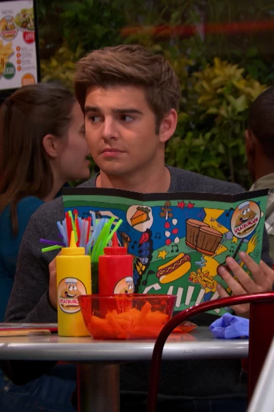 Los Thundermans. T(T4). Los Thundermans (T4): Ep.30 Cita amañada