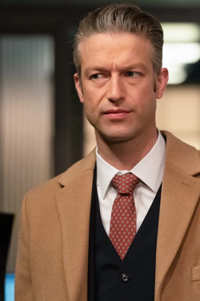 Ley y orden: unidad de víctimas especiales. T(T22). Ley y orden:... (T22): Ep.8 La única salida es por ahí