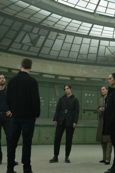 FBI: Internacional. T(T1). FBI: Internacional (T1): Ep.16 Lejos del bum