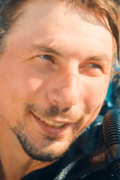 La ruta del oro con Parker Schnabel. La ruta del oro con...: Los tiburones y el oro