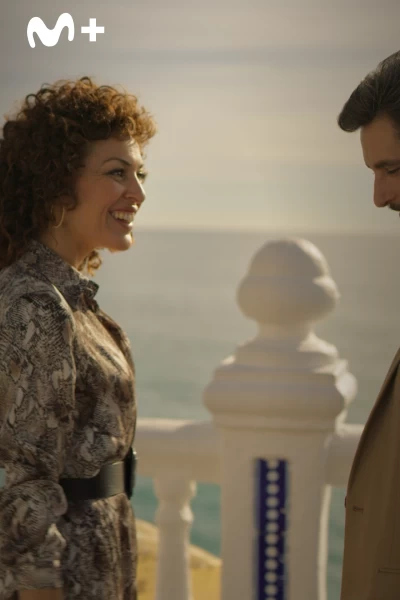 Benidorm. T(T1). Benidorm (T1): Ep.2 Pelillos a la mar