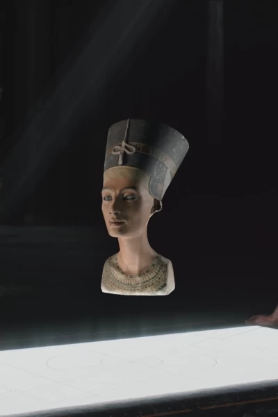 Strangest Things. Strangest Things: El cuerpo de la turbera, la máquina de Abrams, el busto de Nefertiti