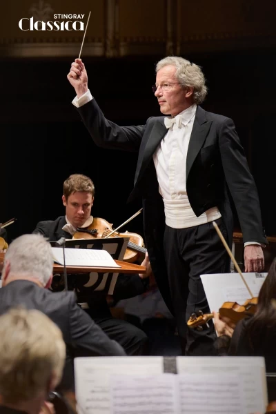 Welser-Möst conducts Farrenc & Mussorgsky/Ravel