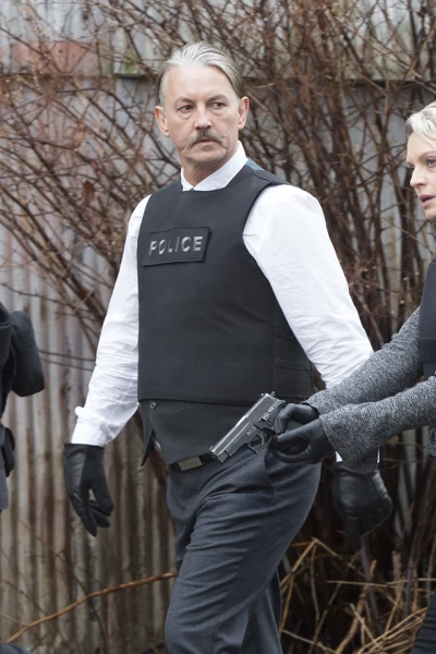 Motive. T(T4). Motive (T4): Ep.8 Asuntos exteriores