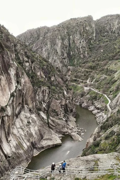 Megaestructuras Franquistas. Megaestructuras...: Los grandes astilleros