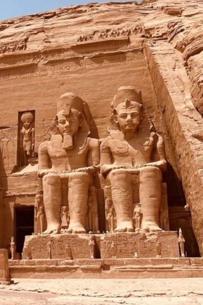 Abu Simbel: los gigantes del Nilo