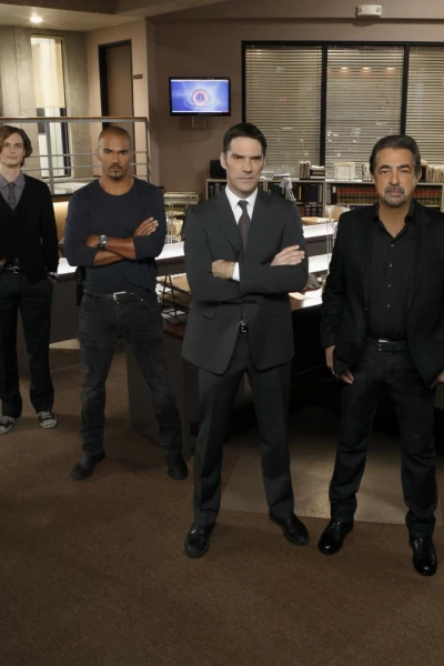 Mentes criminales. T(T8). Mentes criminales (T8): Ep.13 Obra maestra
