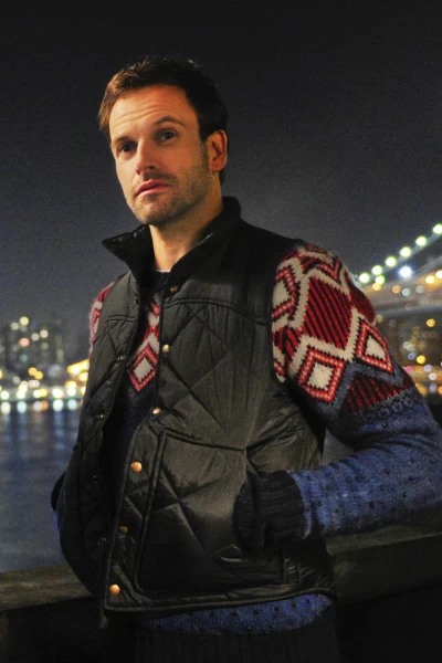 Elementary. T(T1). Elementary (T1): Ep.1 Piloto