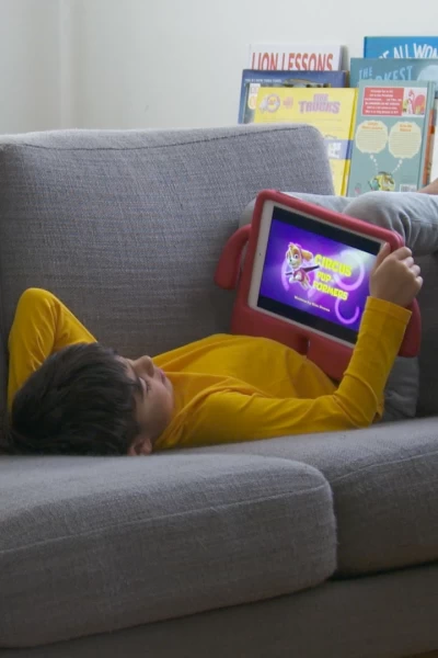 Niños frente a pantallas