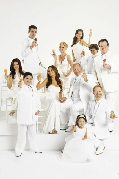 Modern Family. T(T3). Modern Family (T3): Ep.15 Tía mamá